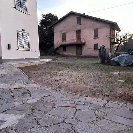 Le Camelie Del Lario